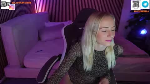 Ella Mysterie online show from May 2, 8:47 pm