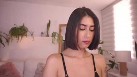 ELLA OWEN online show from April 23, 4:20 pm