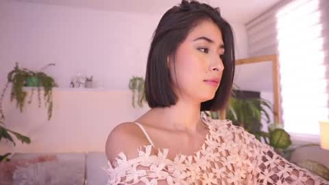 ELLA OWEN online show from May 6, 7:52 pm