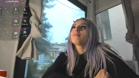 ella_vee online show from February 15, 6:21 am