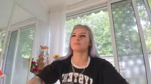 ella_vee online show from July 21, 5:54 am