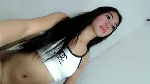 ella_walkerxxx online show from May 13, 3:04 am