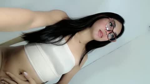 ella_walkerxxx online show from May 13, 11:33 pm