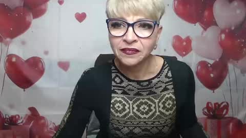 Snapshot of ellabonito chatting on May 7, 5:57 am EllaBonito online show from May 7, 5:57 am