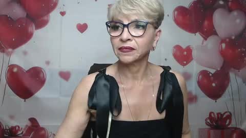 Snapshot of ellabonito chatting on May 16, 6:32 am EllaBonito online show from May 16, 6:32 am