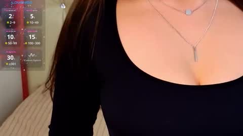 Snapshot of ellacanny chatting on December 14, 6:08 am ellacanny online show from December 14, 6:08 am