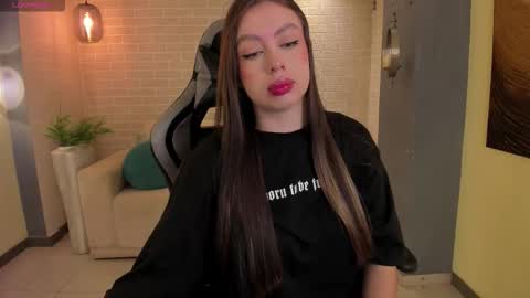 EllaClark online show from October 19, 11:00 am