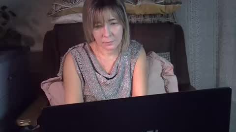 Snapshot of ellajohnsonx chatting on November 21, 7:23 pm ellajohnsonx online show from November 21, 7:23 pm