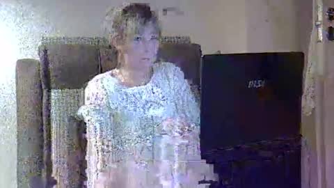 Snapshot of ellajohnsonx chatting on February 6, 3:15 pm ellajohnsonx online show from February 6, 3:15 pm