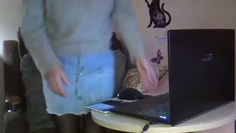 Snapshot of ellajohnsonx chatting on February 21, 6:03 am ellajohnsonx online show from February 21, 6:03 am