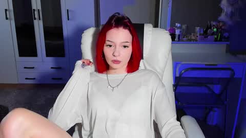 Snapshot of ellales chatting on November 26, 9:43 am ellales online show from November 26, 9:43 am