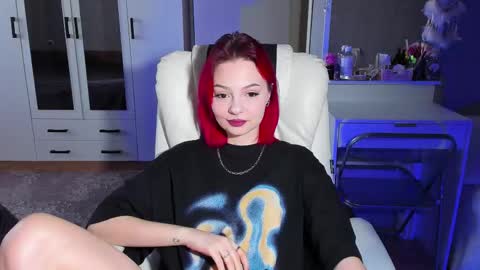 Snapshot of ellales chatting on December 14, 8:41 am ellales online show from December 14, 8:41 am