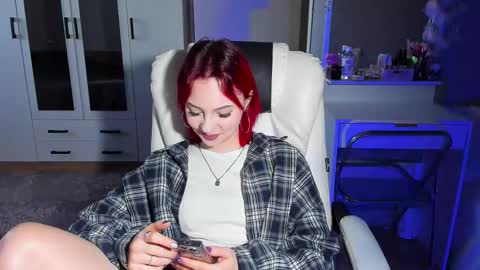 Snapshot of ellales chatting on December 16, 9:47 am ellales online show from December 16, 9:47 am