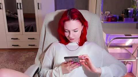 Snapshot of ellales chatting on May 24, 2:44 pm ellales online show from May 24, 2:44 pm