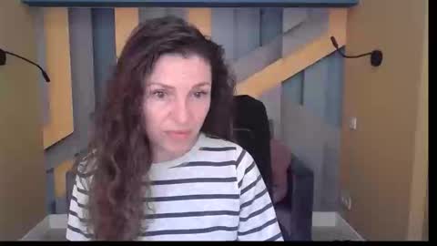 Snapshot of ellalongs chatting on November 3, 12:39 pm EllaLongs online show from November 3, 12:39 pm