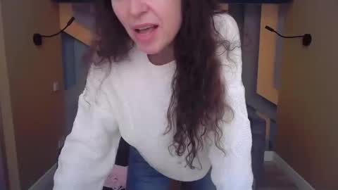 Snapshot of ellalongs chatting on November 30, 12:42 pm EllaLongs online show from November 30, 12:42 pm