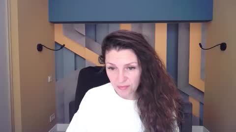 EllaLongs online show from February 11, 12:32 pm