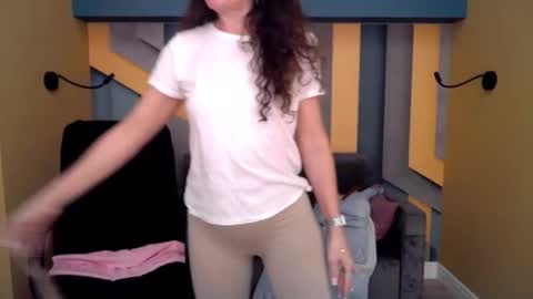 EllaLongs online show from February 21, 12:39 pm