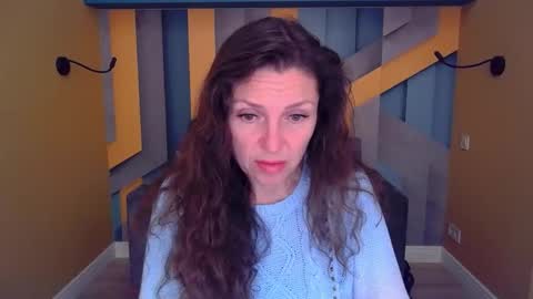 EllaLongs online show from May 4, 11:28 am