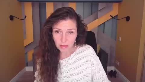 EllaLongs online show from May 30, 11:18 am