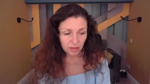 EllaLongs online show from June 12, 11:20 am