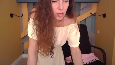 EllaLongs online show from June 19, 11:47 am