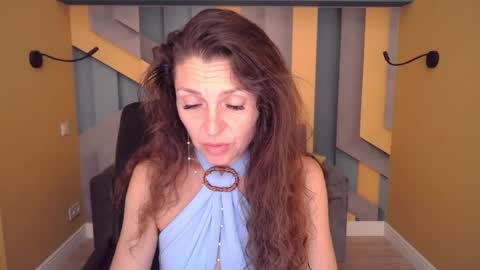 EllaLongs online show from June 28, 11:38 am