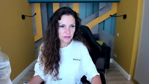 EllaLongs online show from July 31, 11:42 am