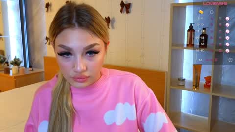 ellamilla online show from December 25, 8:29 am