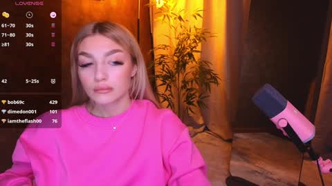 ellamilla online show from January 13, 11:41 am