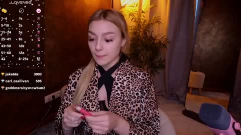 ellamilla online show from January 22, 11:56 am