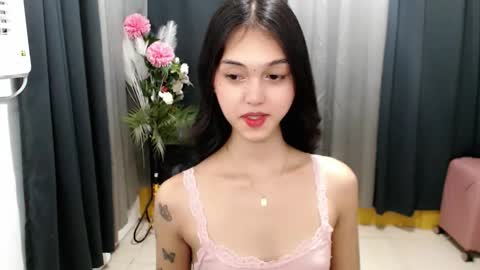 ELLA online show from May 22, 2:01 pm