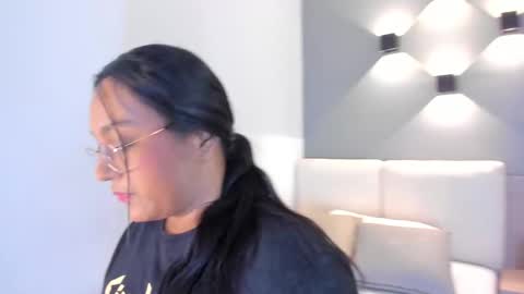 Snapshot of ellamontoya chatting on October 2, 10:55 am Ella online show from October 2, 10:55 am