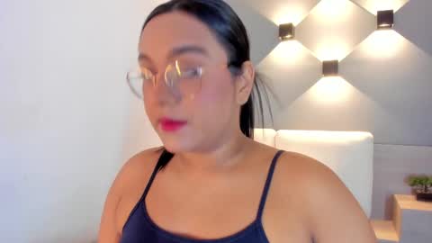 Snapshot of ellamontoya chatting on October 27, 12:42 pm Ella online show from October 27, 12:42 pm