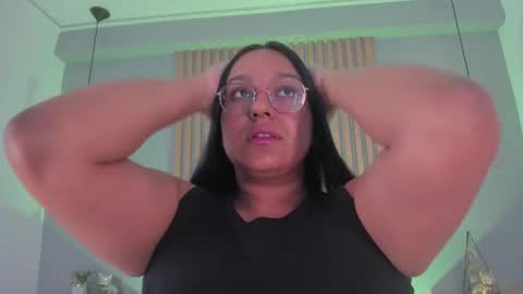 Ella online show from December 17, 10:43 am