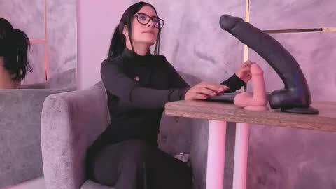  ella  online show from February 21, 10:38 am