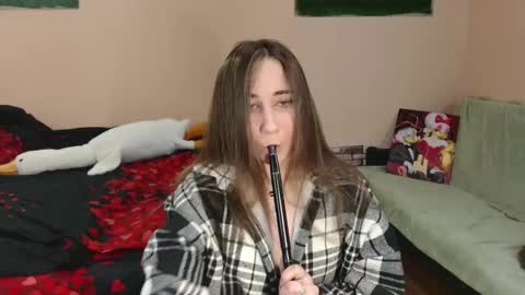 Snapshot of ellariavenar chatting on December 14, 4:09 pm EllariaVenar online show from December 14, 4:09 pm