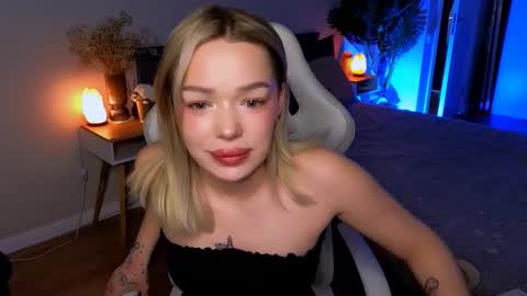 Ella online show from January 19, 5:55 am