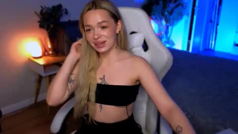 Ella online show from February 19, 5:36 am