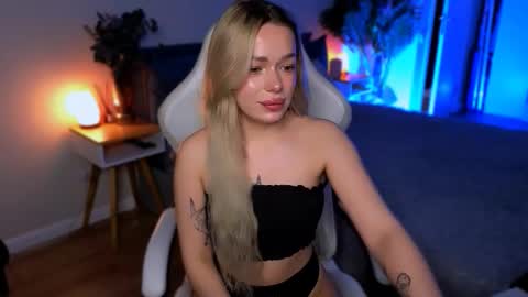 Ella online show from February 20, 5:59 am