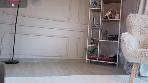 Snapshot of ellaxxxstar chatting on May 29, 5:49 am ellaxxxstar online show from May 29, 5:49 am