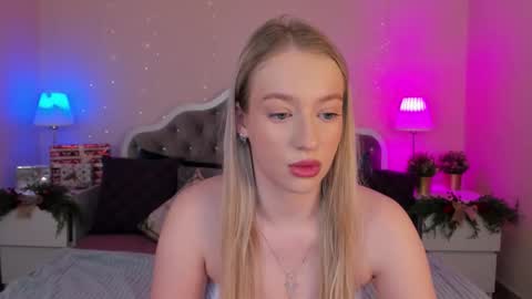 Snapshot of elldiana chatting on January 7, 1:19 am elldiana online show from January 7, 1:19 am