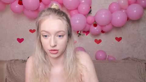 Snapshot of elldiana chatting on February 11, 6:07 am elldiana online show from February 11, 6:07 am