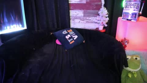 ELLE online show from December 21, 7:54 pm