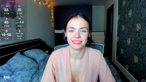 Snapshot of elle_blair chatting on October 15, 5:46 pm Luna online show from October 15, 5:46 pm