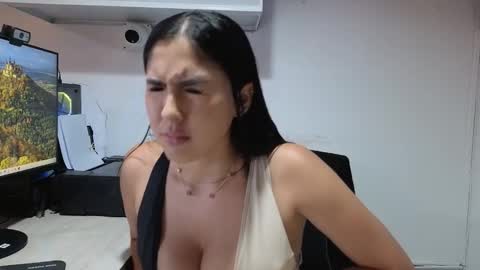 Snapshot of ellecollinss chatting on October 9, 11:47 pm S O F I A   3 Try my private online show from October 9, 11:47 pm