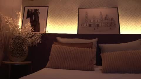 Elle Diane online show from February 19, 6:33 am