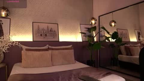 Elle Diane online show from September 15, 12:10 am