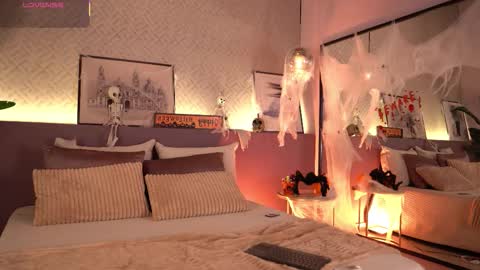 Elle Diane online show from October 21, 1:17 am