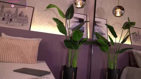 Elle Diane online show from December 4, 10:29 pm